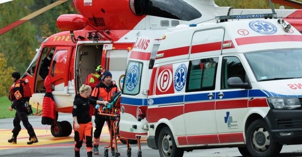 1200 turystów potrzebowało pomocy ratowników TOPR-u w 2025 r. w polskich Tatrach, o 130 mniej niż rok wcześniej. W minionym roku w górach zginęło 16 osób – wynika z opublikowanych w środę rocznych danych TOPR-u .